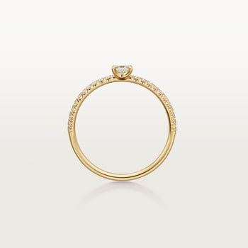 Etincelle de Cartier ring, princess-cut diamond, paved Etincelle de Cartier ring, princess-cut diamond, paved