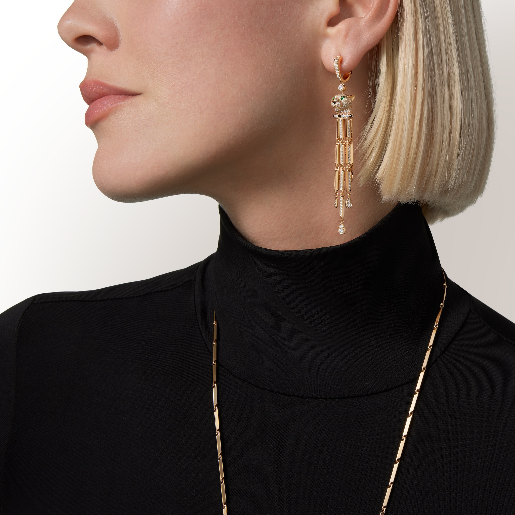 أقراط "پانتير دو كارتييه"، مرصوفة