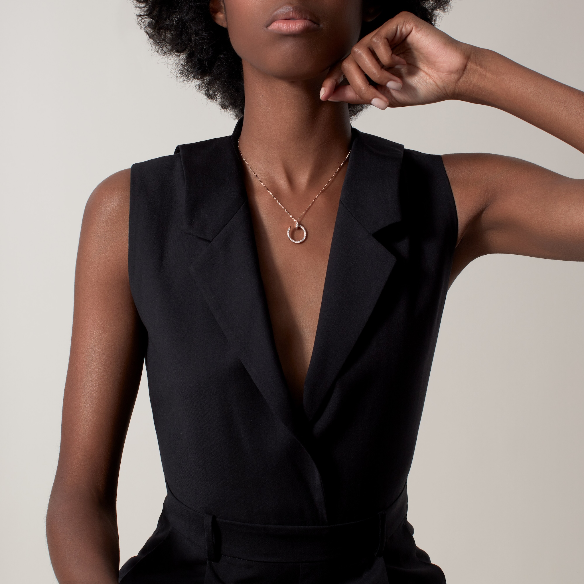 Juste un Clou pendant, paved 