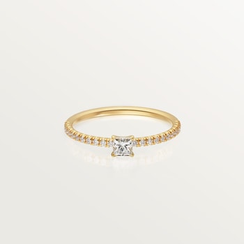 Etincelle de Cartier ring, princess-cut diamond, paved Etincelle de Cartier ring, princess-cut diamond, paved