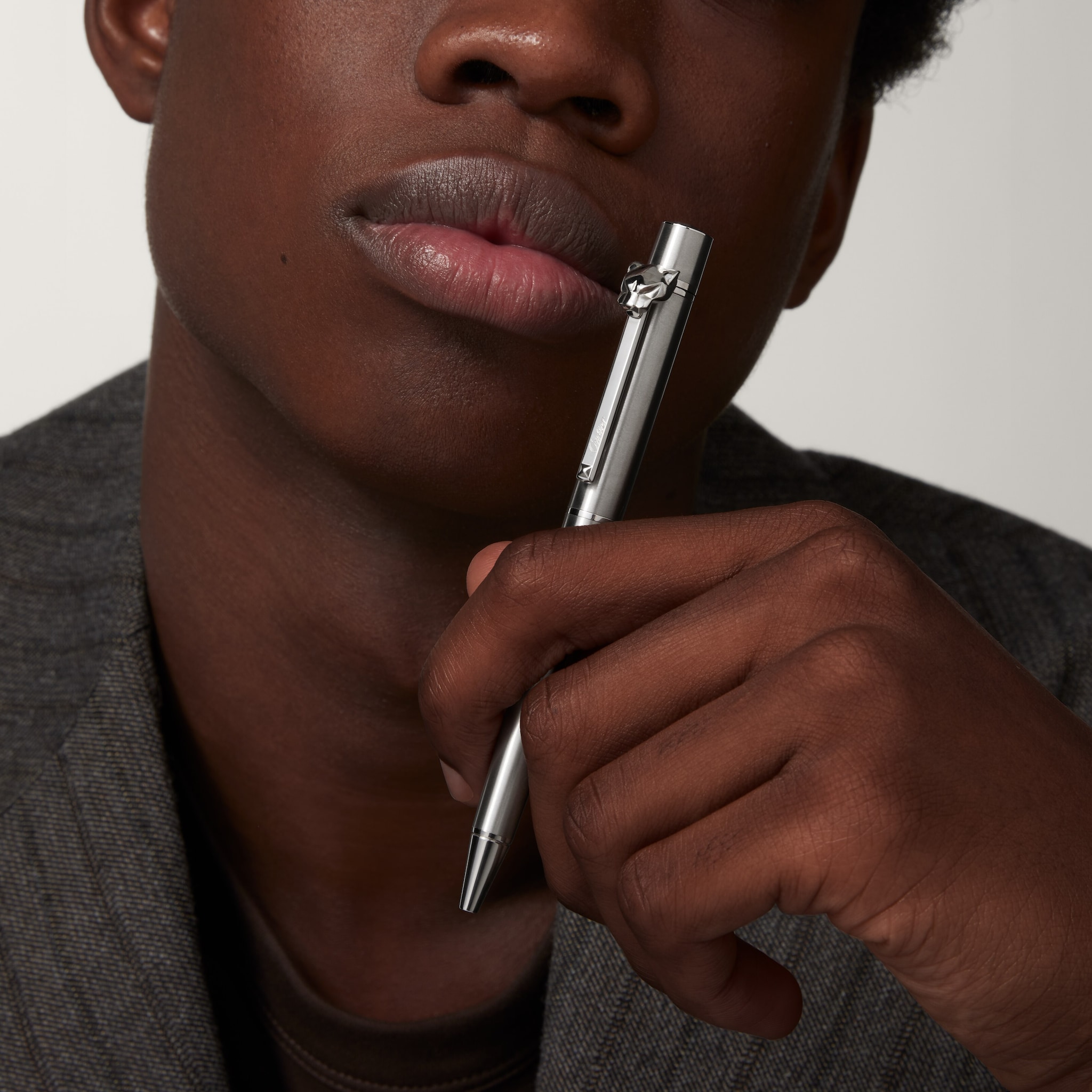 Stylo bille Panth&egrave;re de Cartier