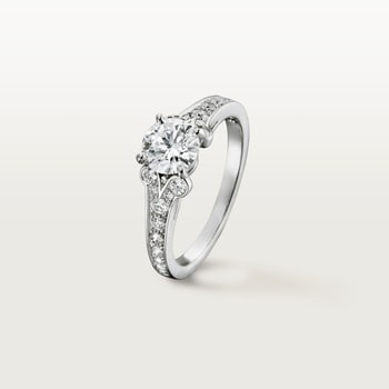 Ballerine solitaire, brilliant-cut diamond, paved  Ballerine solitaire, brilliant-cut diamond, paved