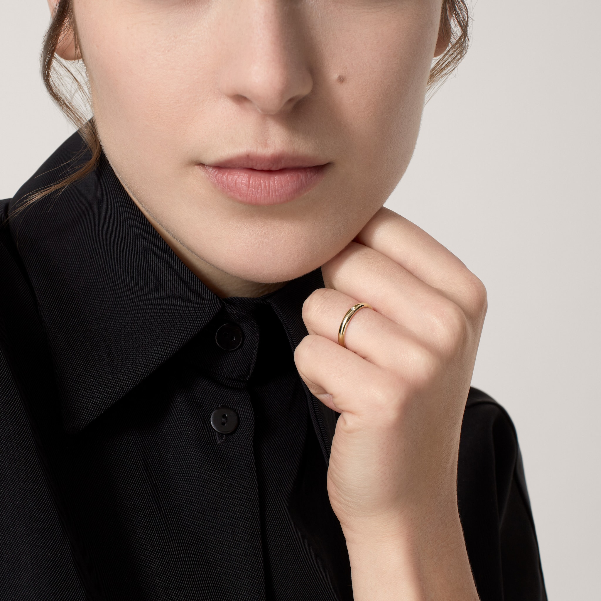 1895 wedding band, 2.6 mm width, 1 diamond