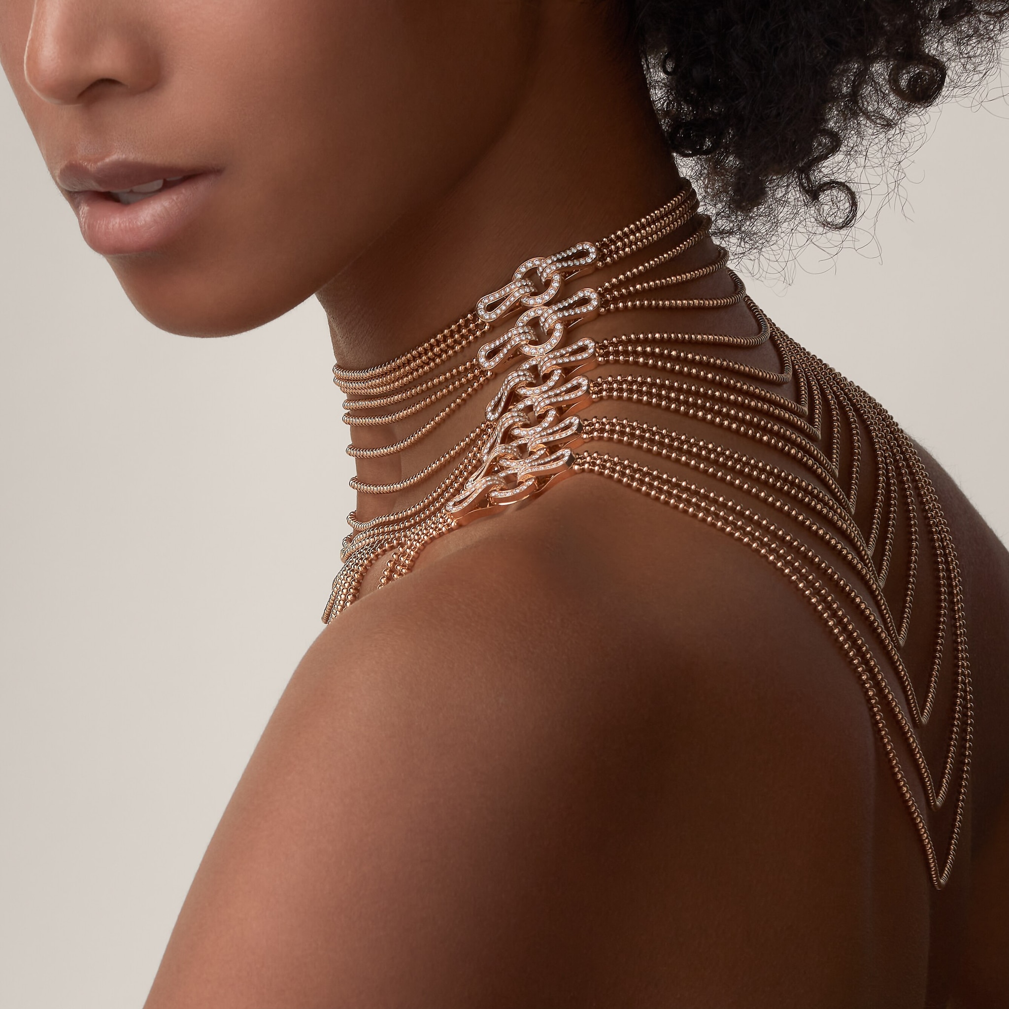 Agrafe necklace, semi-paved