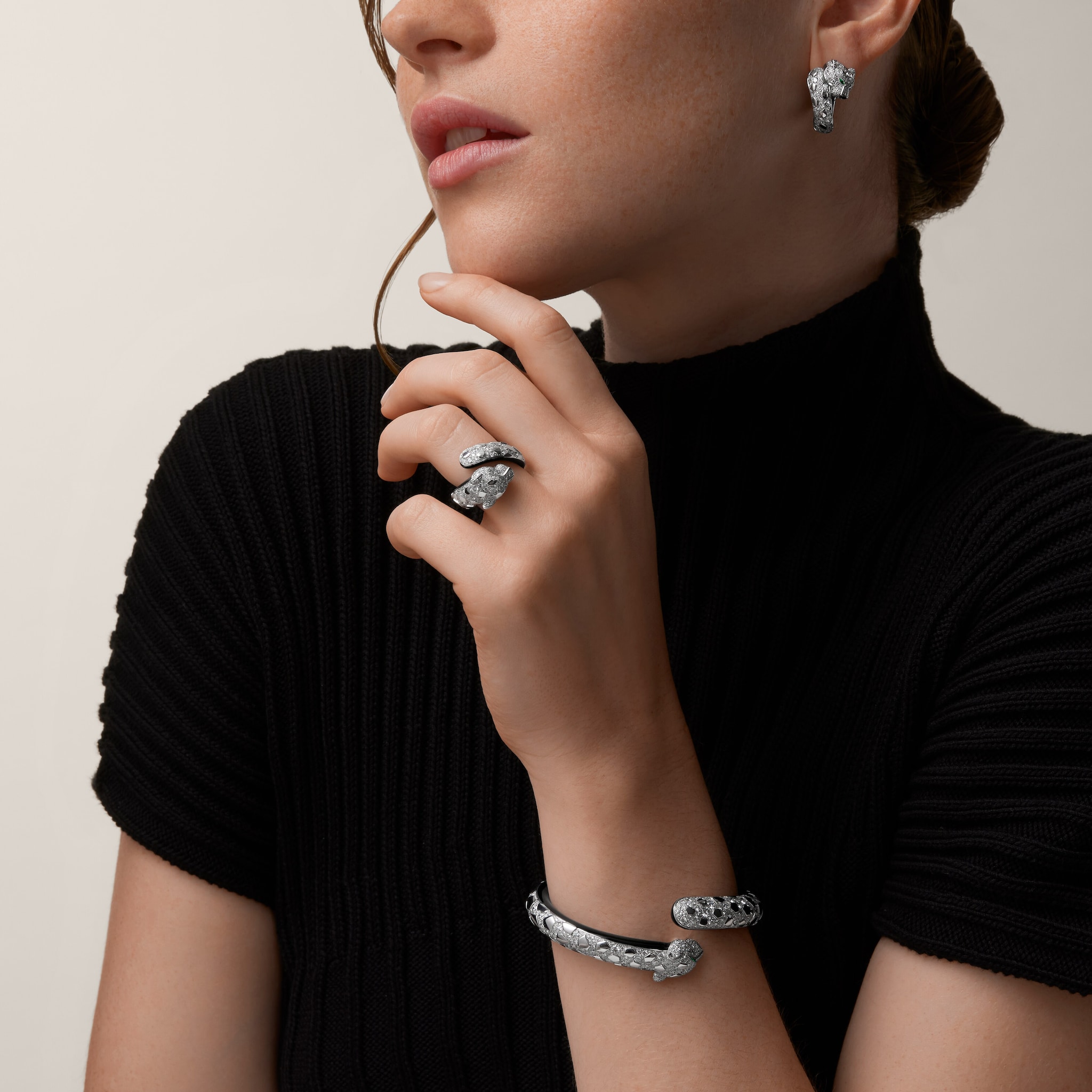 خاتم "پانتير دو كارتييه"، طلاء اللّكر الأسود، مرصوف