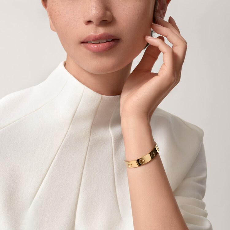 Dimensions of cartier love bracelet hotsell