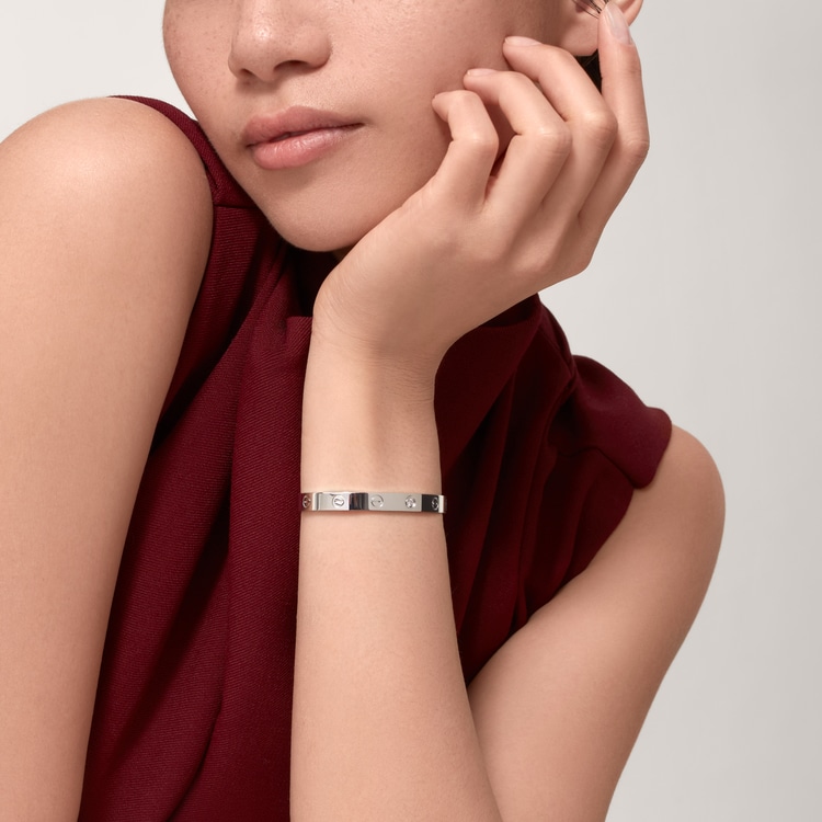Cartier diamond bangle hotsell