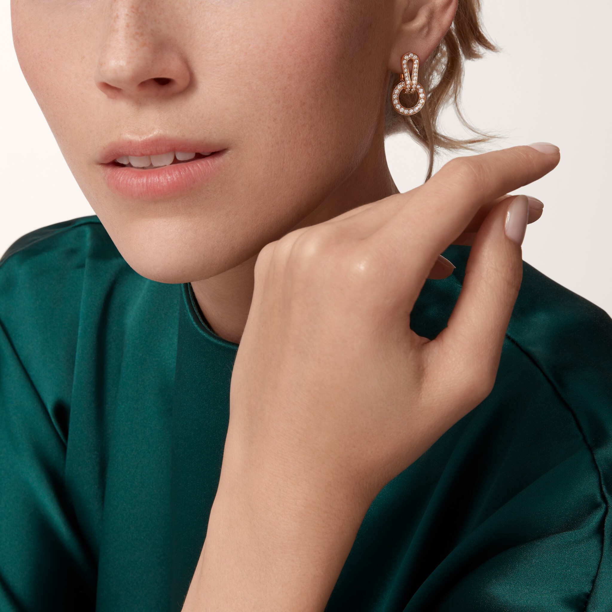 Agrafe earrings, paved