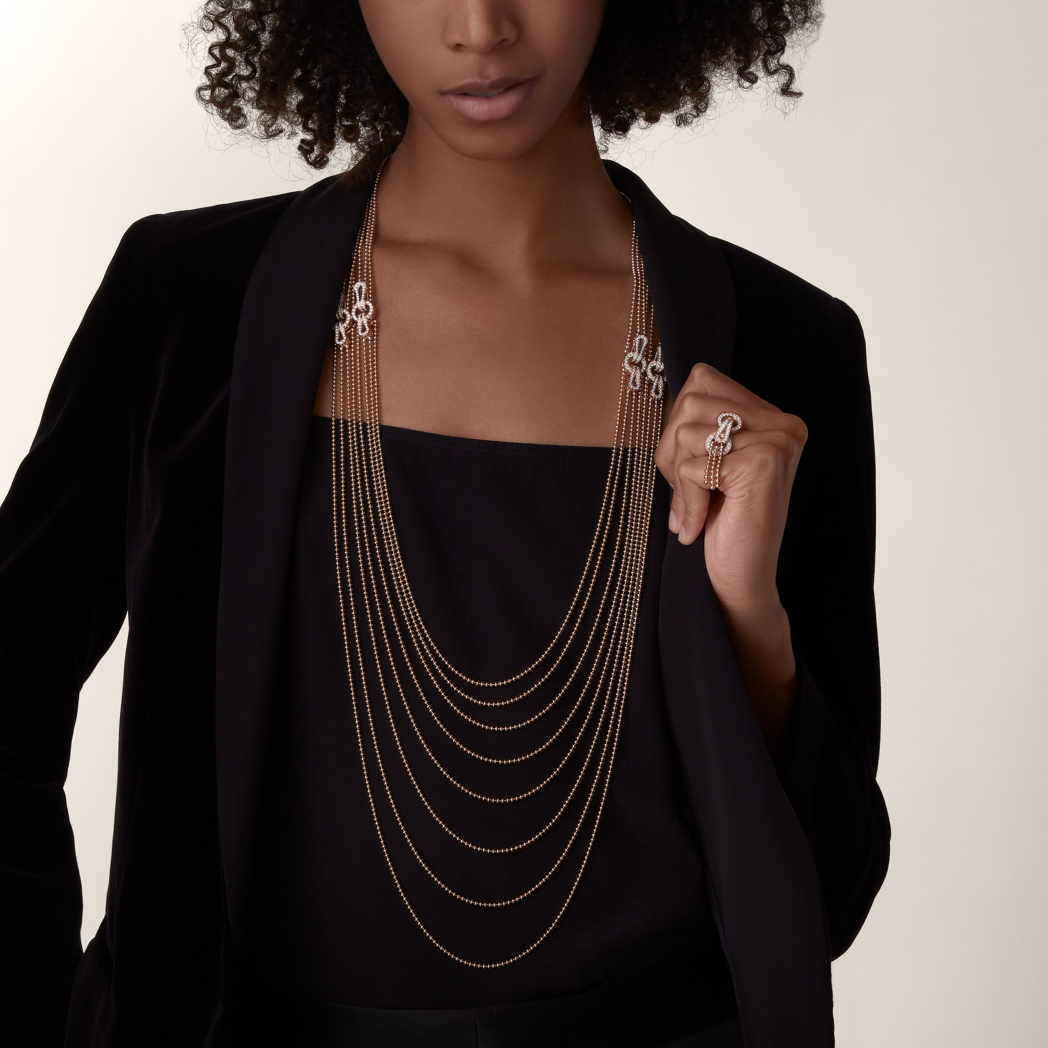 Agrafe y&uuml;z&uuml;k, yarı pave