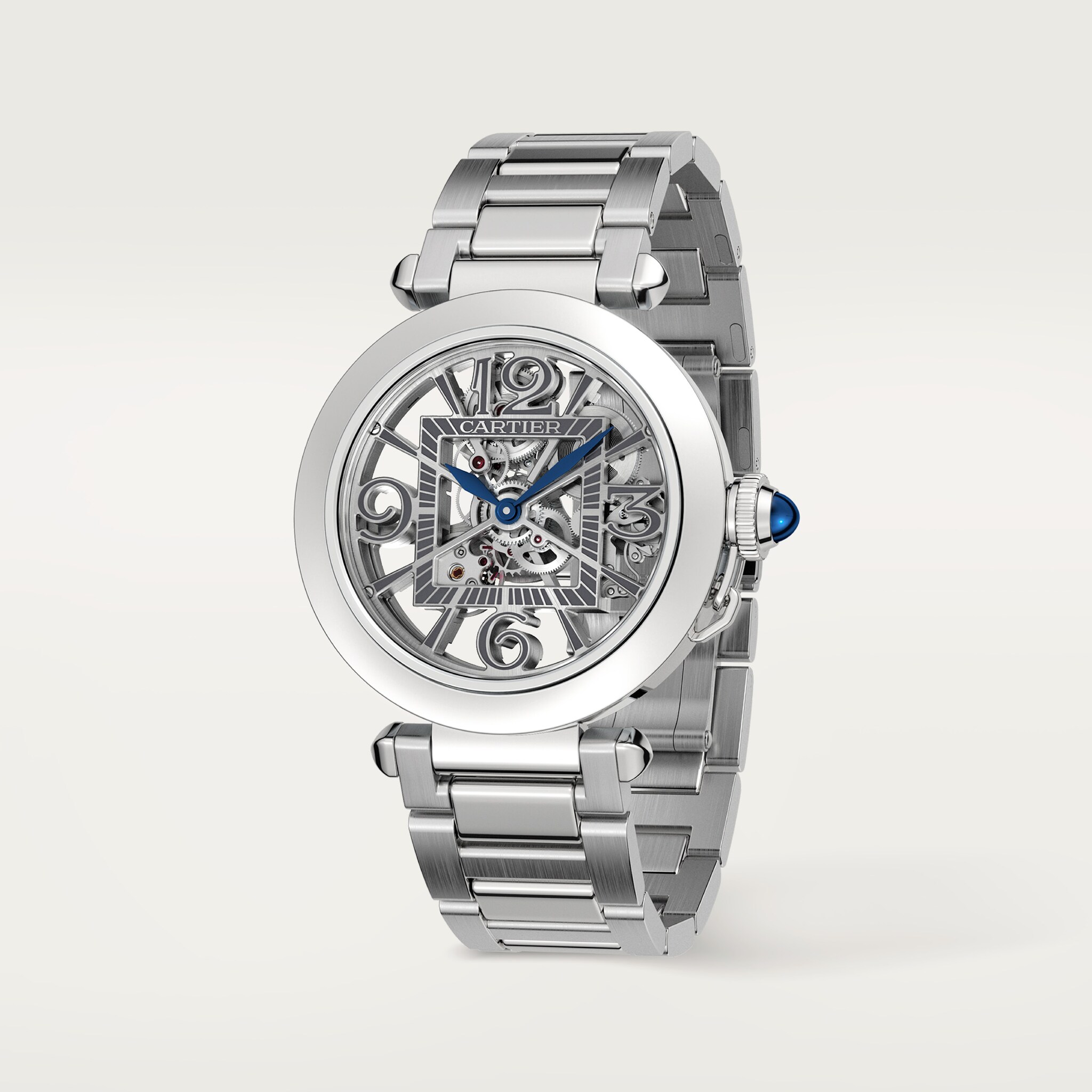 ساعة من مجموعة "باشا دو كارتييه" تتميّز بهيكلية مرئية