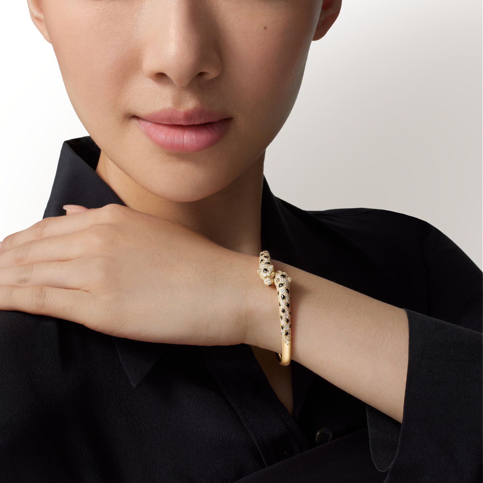Panth&egrave;re de Cartier bracelet, small model, half-paved