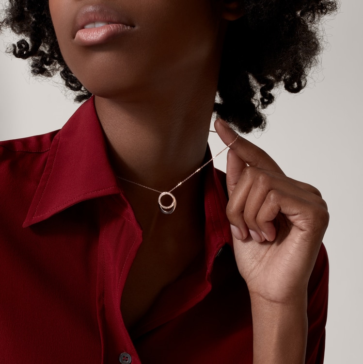 Cartier etincelle discount necklace