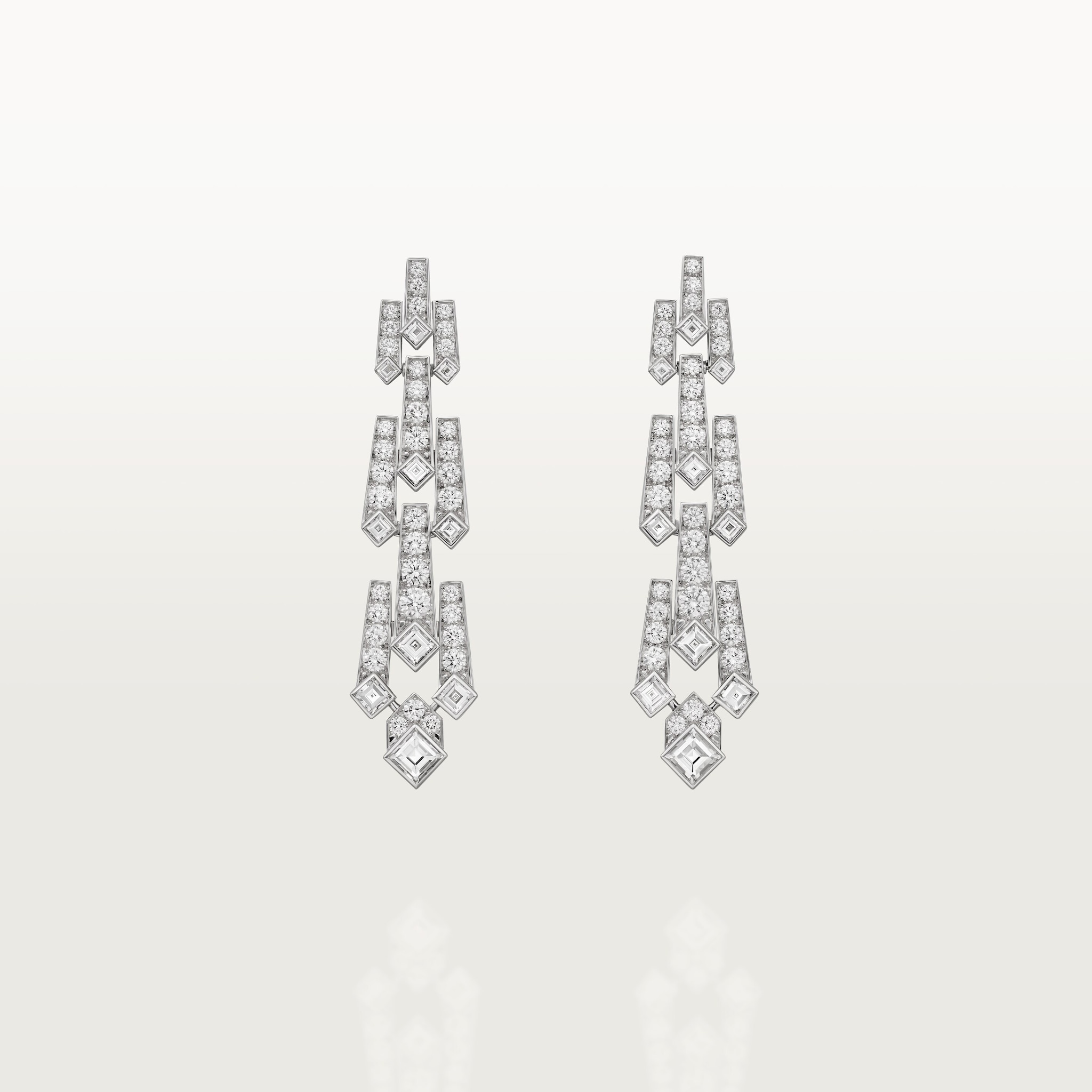 أقراط من مجموعة الماس، ماس