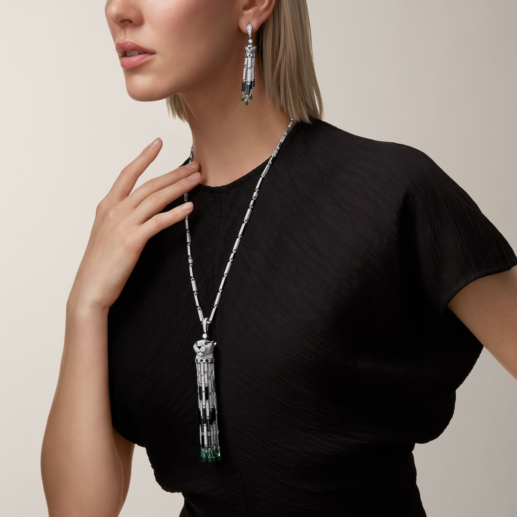 Panth&egrave;re de Cartier earrings, emeralds, paved