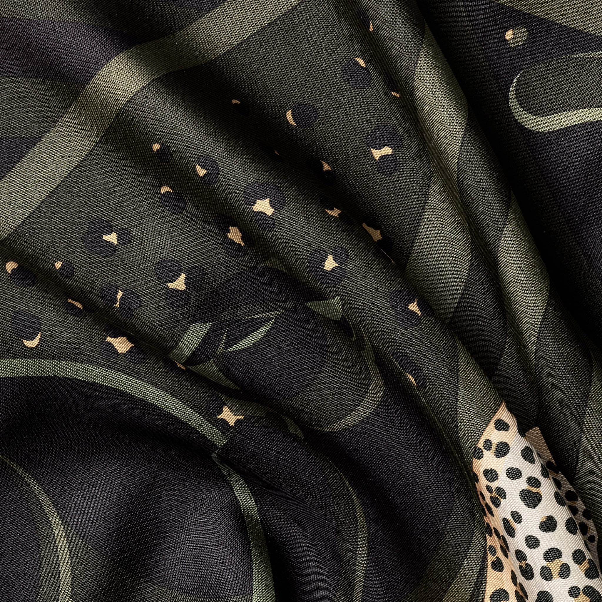 90 scarf, Panth&egrave;re Illusion