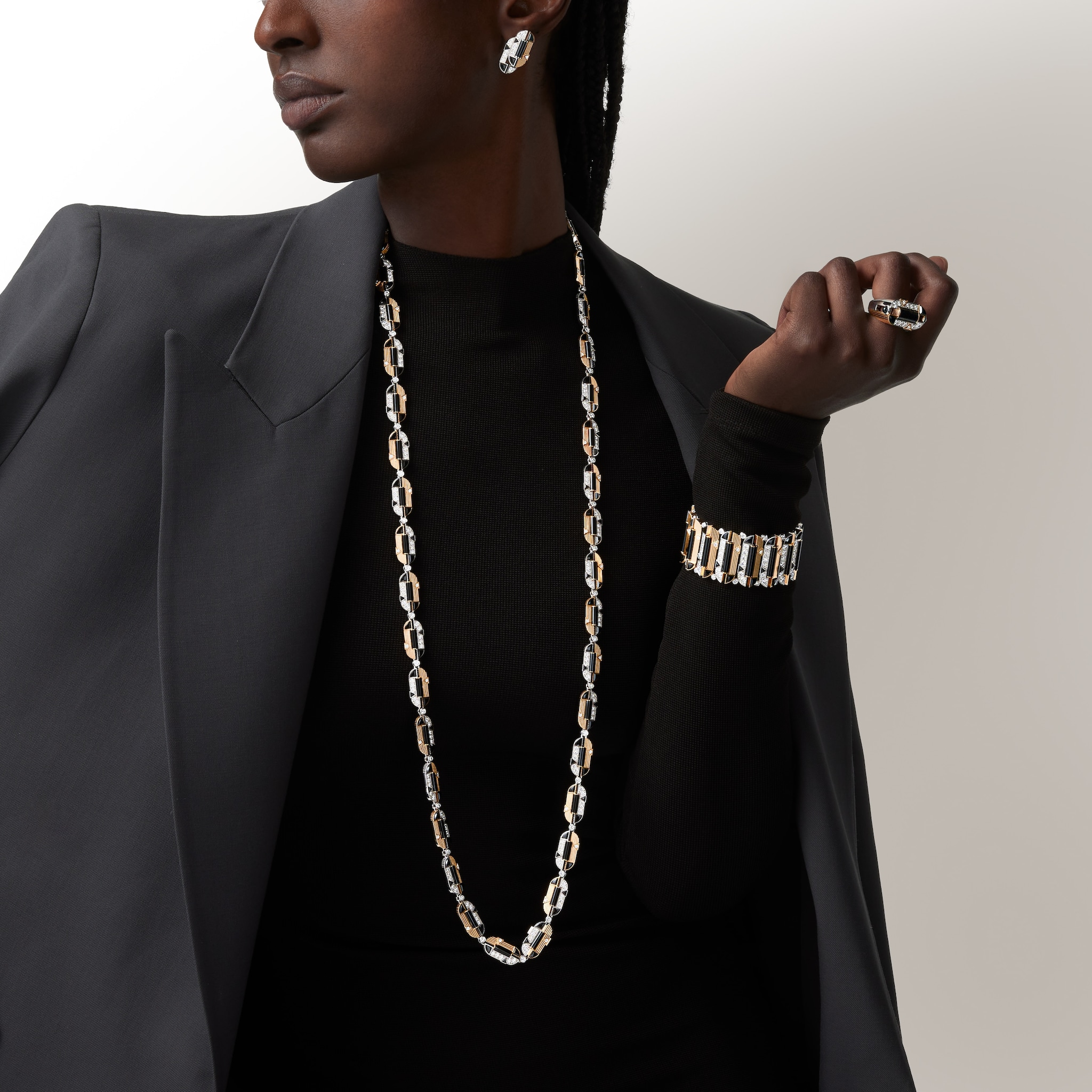 2 صورة ،سوار "جيومتري إي كونتراست"، عقيق يماني، مرصوف