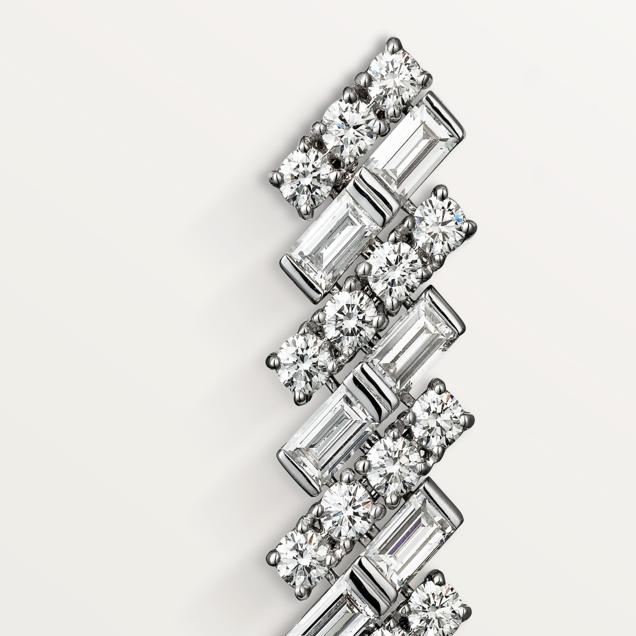 Reflection de Cartier earrings, diamonds
