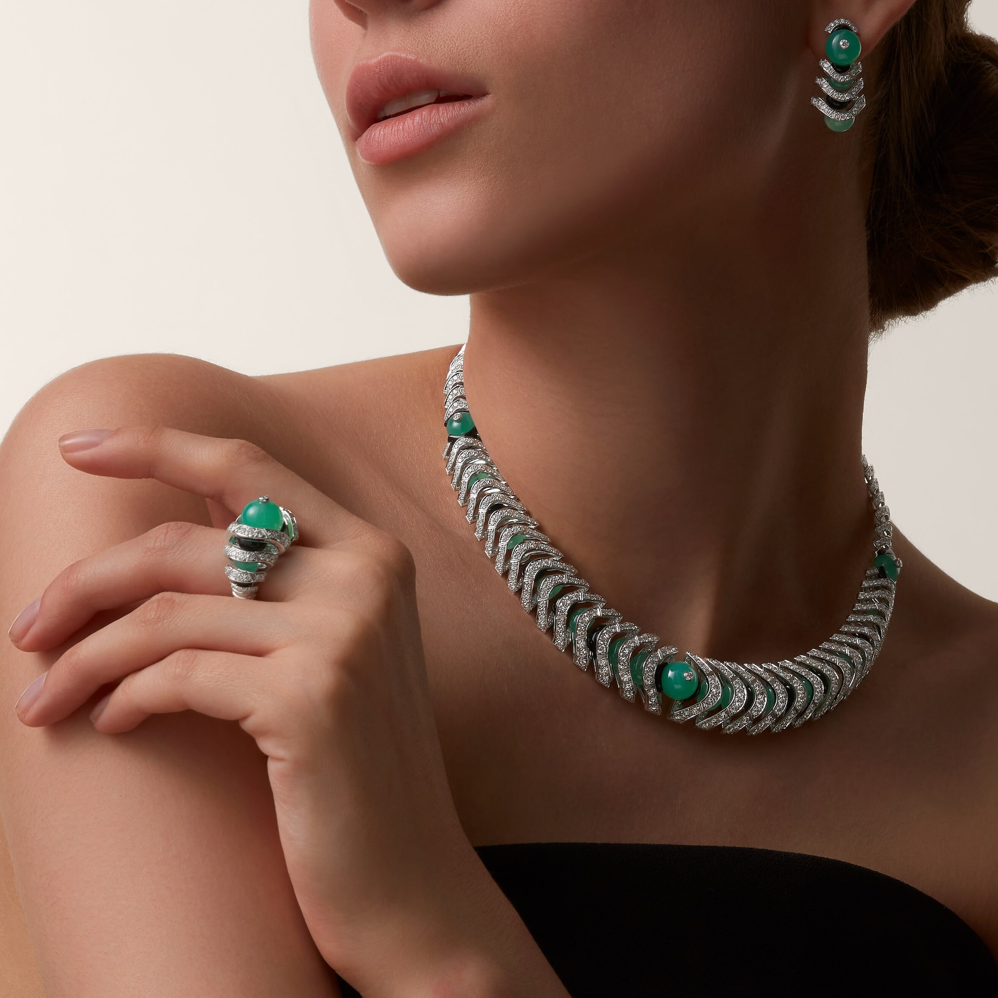 G&eacute;ometrie & Contrastes earrings, chrysoprase, paved