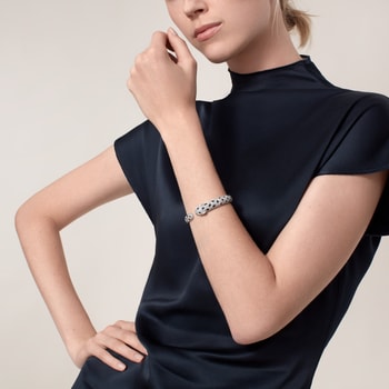 Panthère de Cartier bracelet, medium model, paved  Panthère de Cartier bracelet, medium model, paved