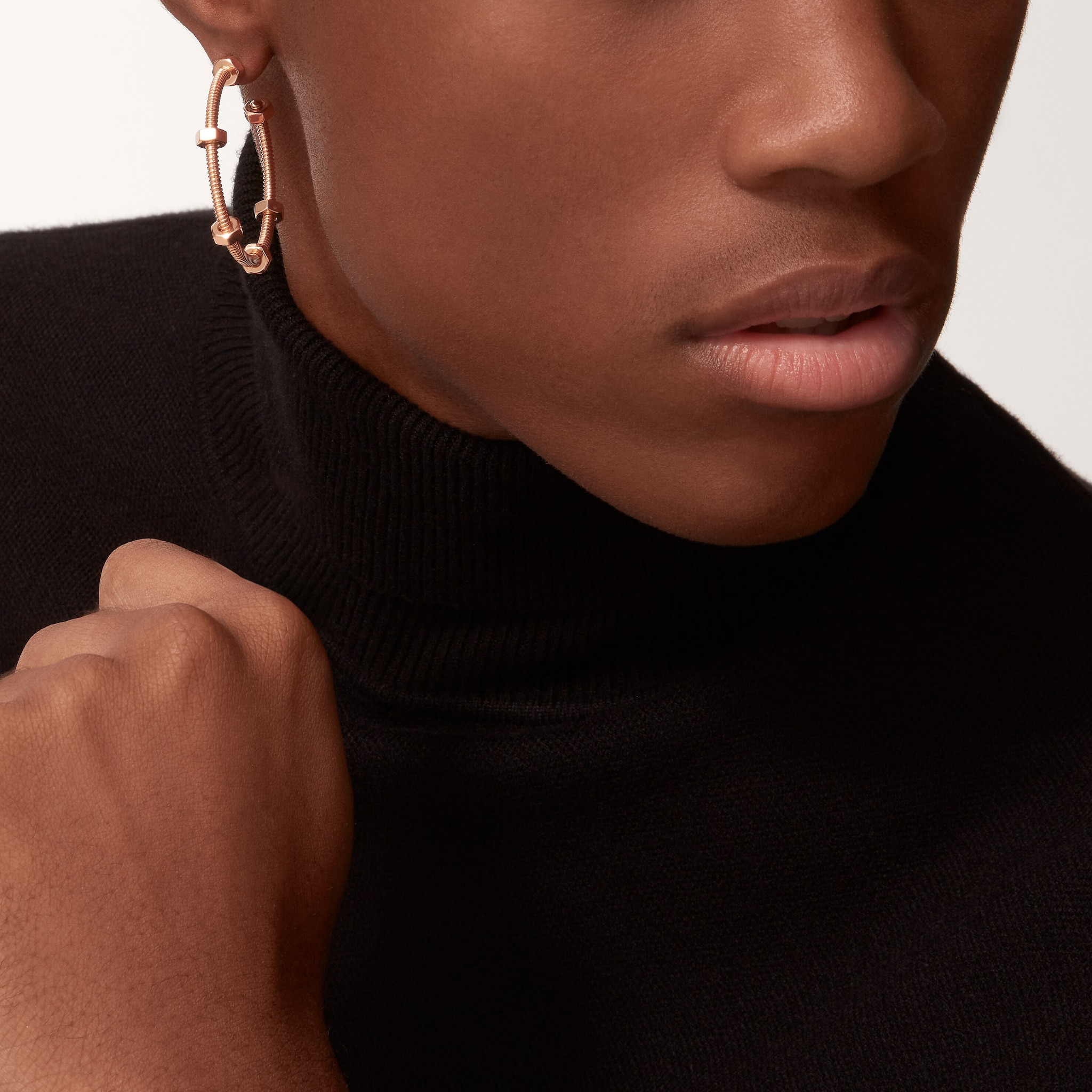 Ecrou de Cartier hoop earrings