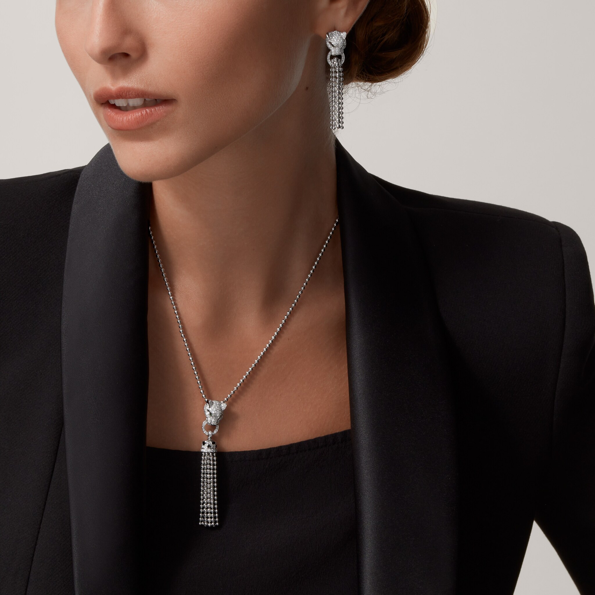 팬더 드 까르띠에 이어링, 세미 파베 세팅