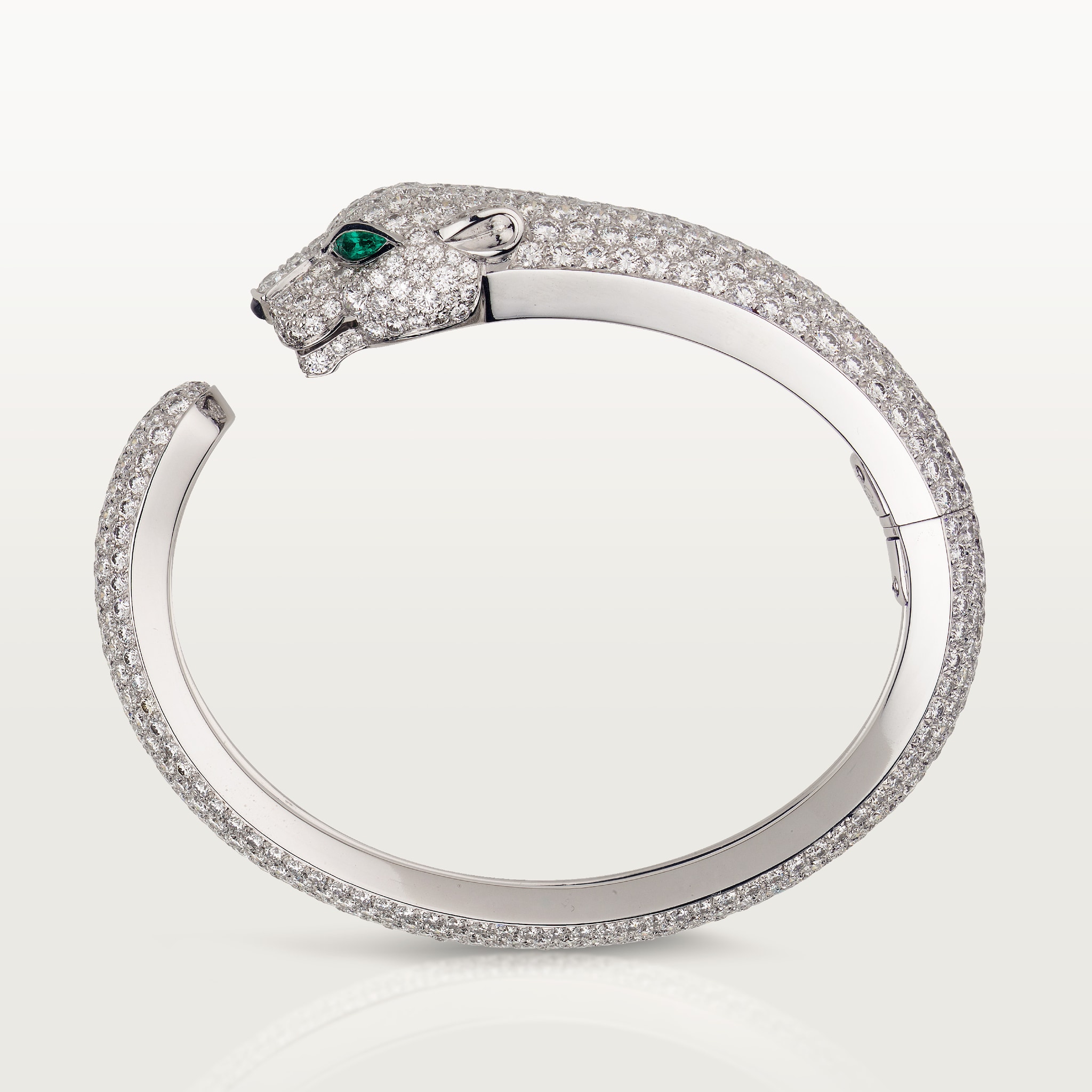 Panth&egrave;re de Cartier美洲豹手環，鋪鑲鑽石 