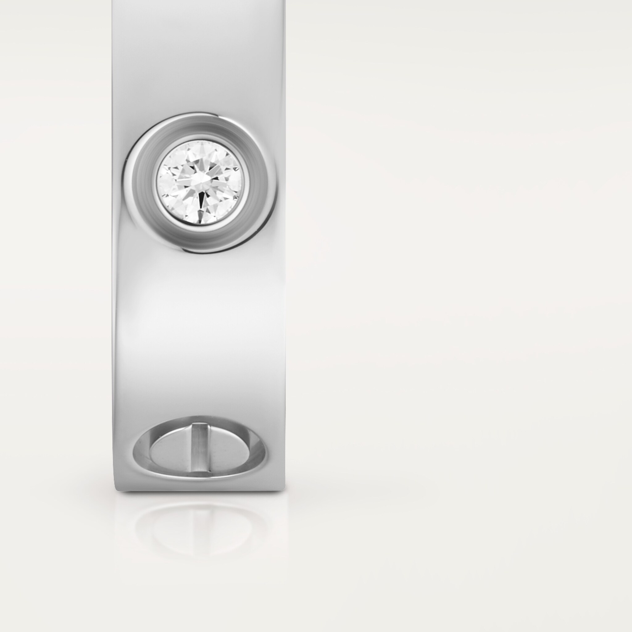 แหวน #LOVE# รุ่นคลาสสิก ประดับเพชร 3 เม็ด รูปภาพ 5