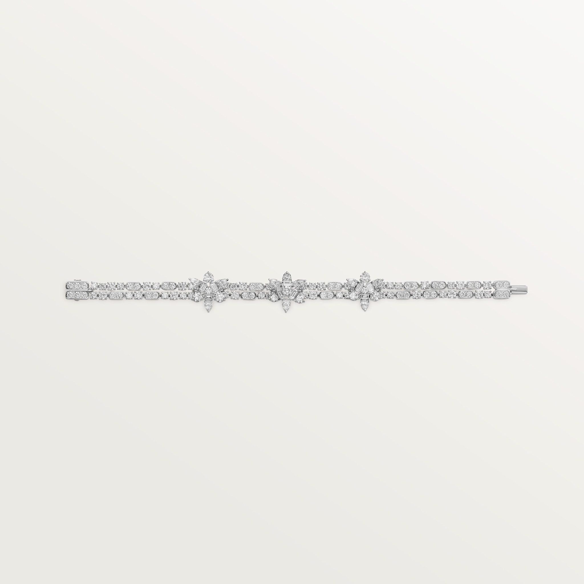 سوار من مجموعة الماس، ماسة، ماس