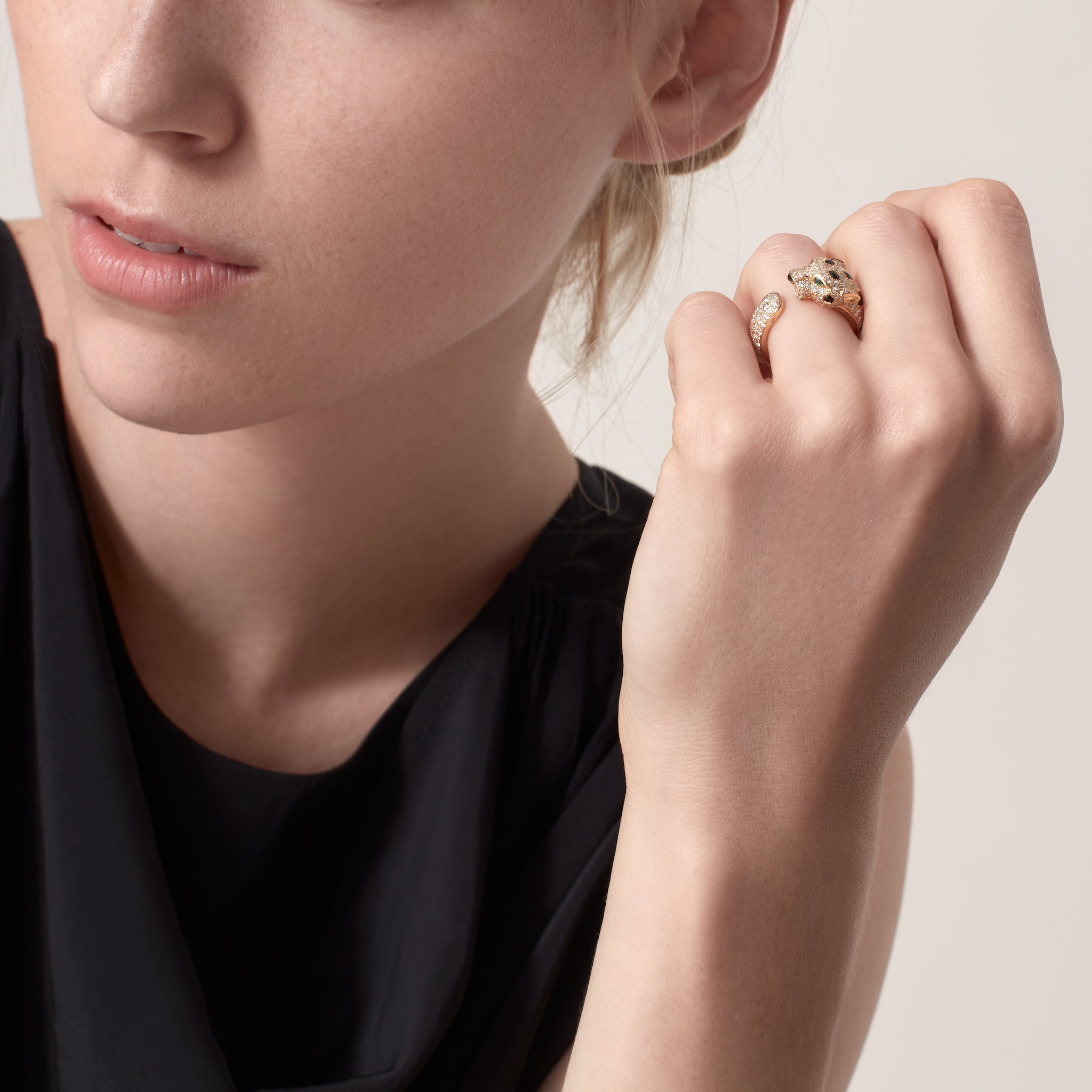 Panth&egrave;re de Cartier ring, medium model, half-paved