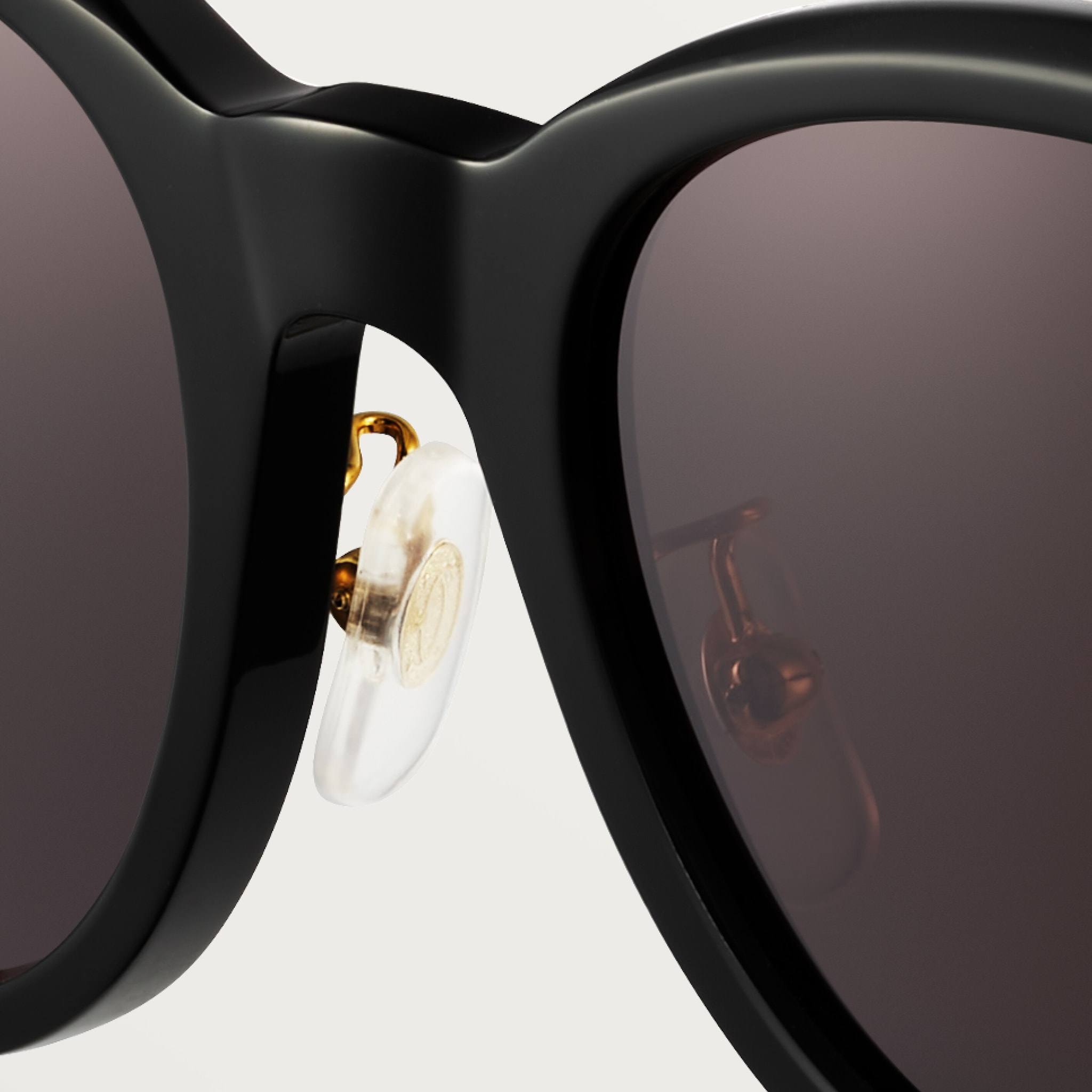 Premi&egrave;re de Cartier g&uuml;neş g&ouml;zl&uuml;ğ&uuml;, resim 3