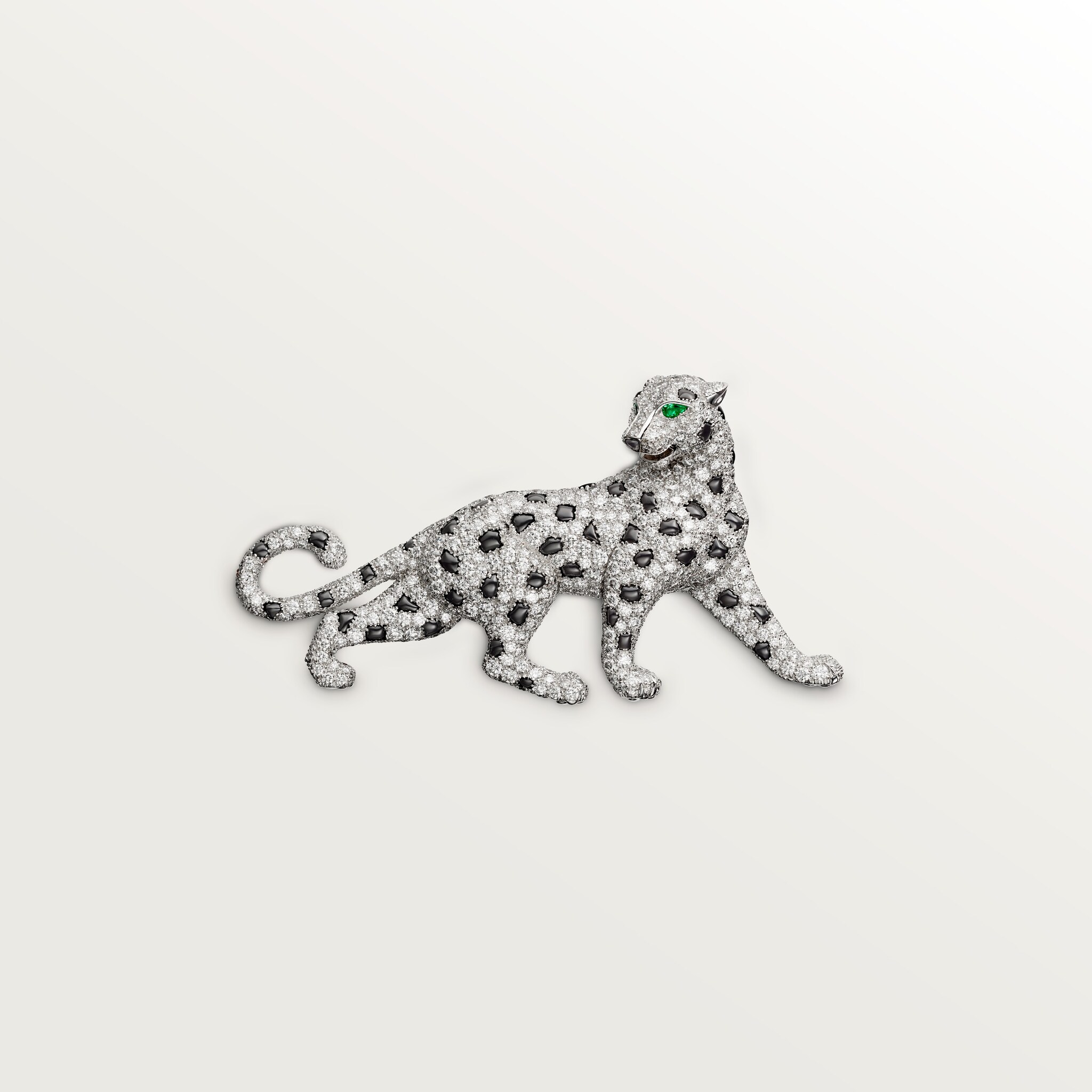 Broche Panth&egrave;re de Cartier, &eacute;meraude, pav&eacute;e