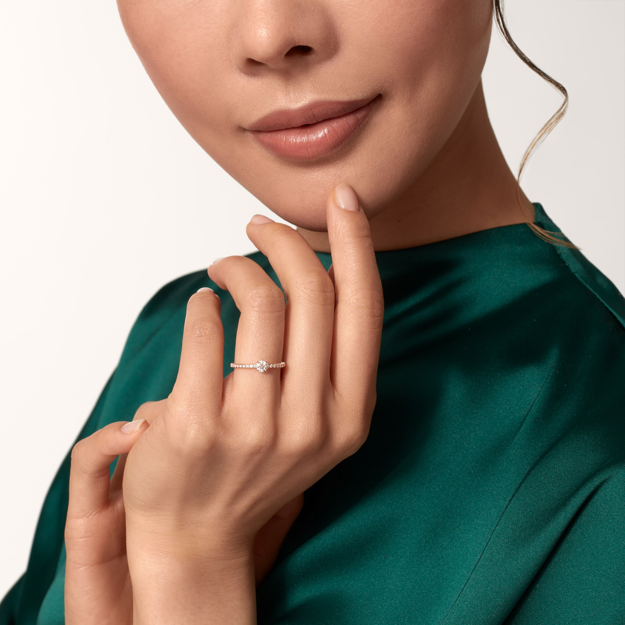 Etincelle de Cartier單鑽戒指，圓形明亮式切割鑽石，鋪鑲鑽石 