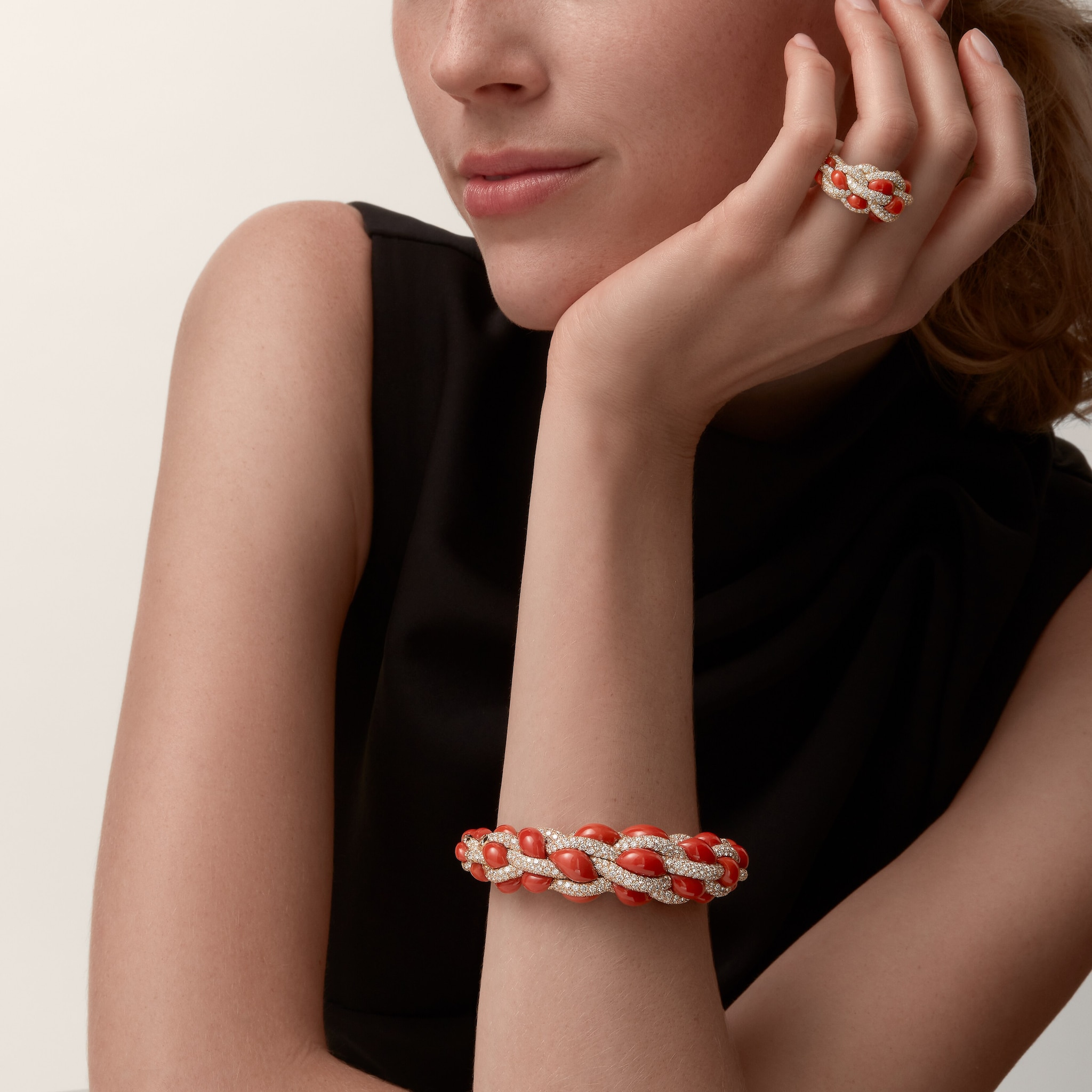 Cartier Libre Tressage ring, coral, image 2