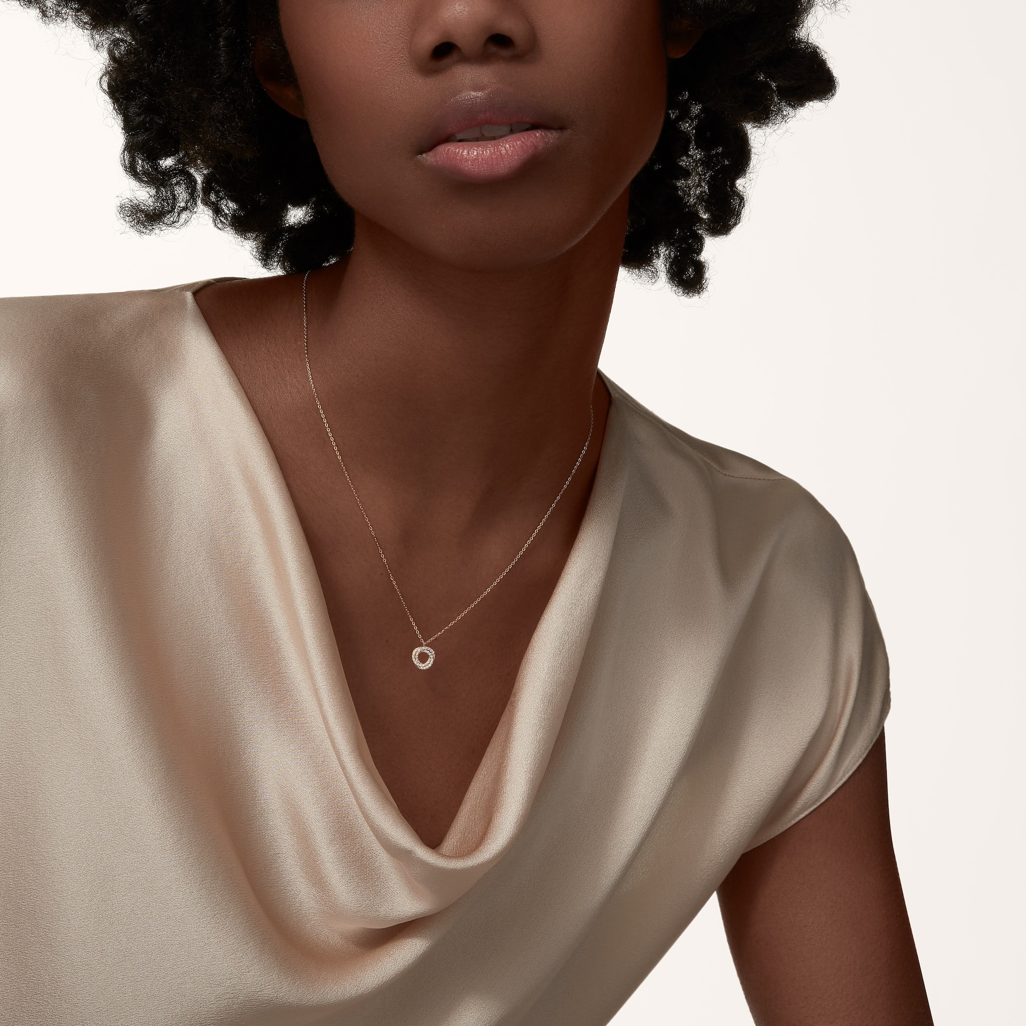 Trinity pendant, paved