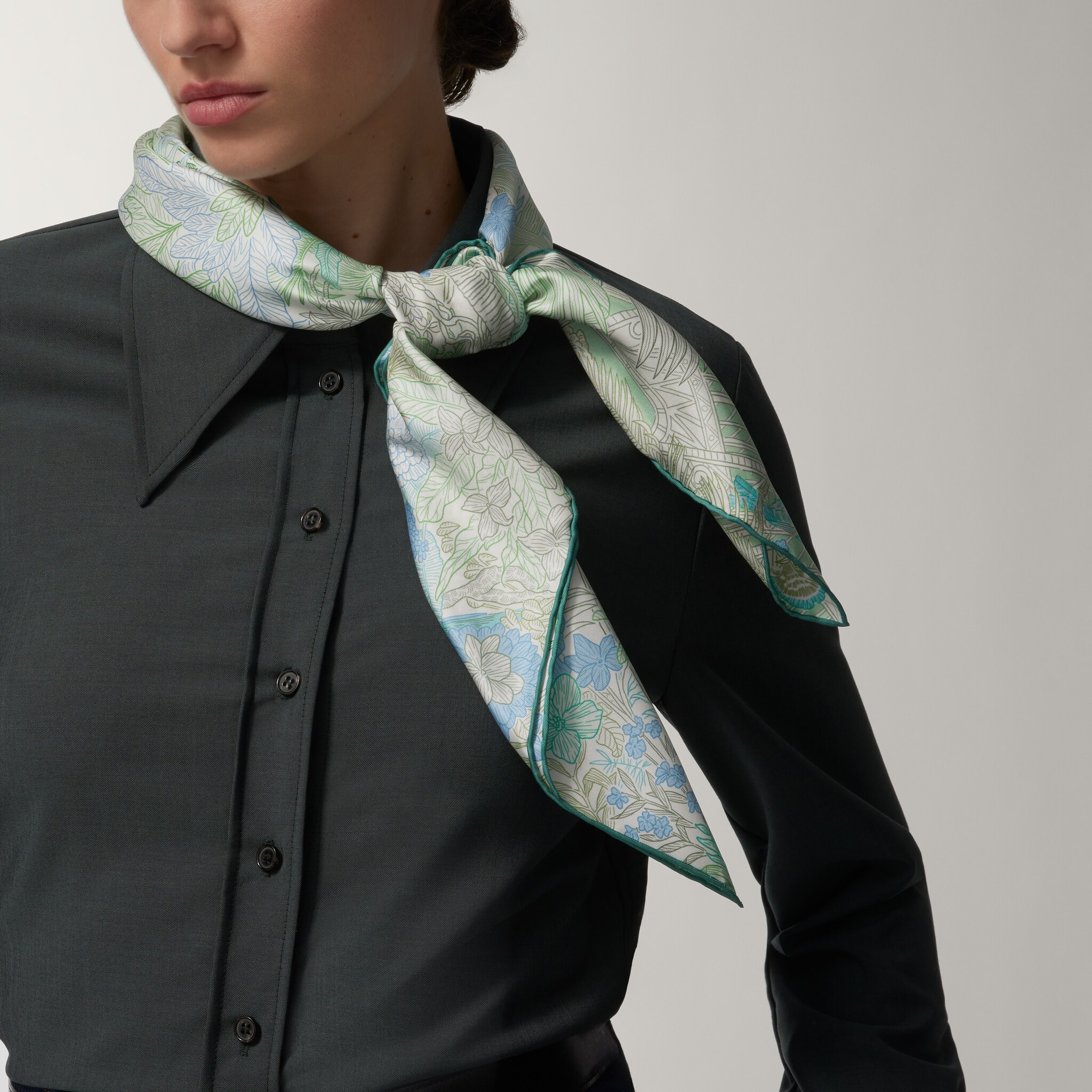 90 Scarf, Panther greenhouse