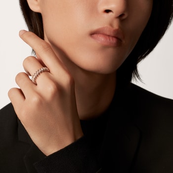 Clash de Cartier ring, small model, paved Clash de Cartier ring, small model, paved