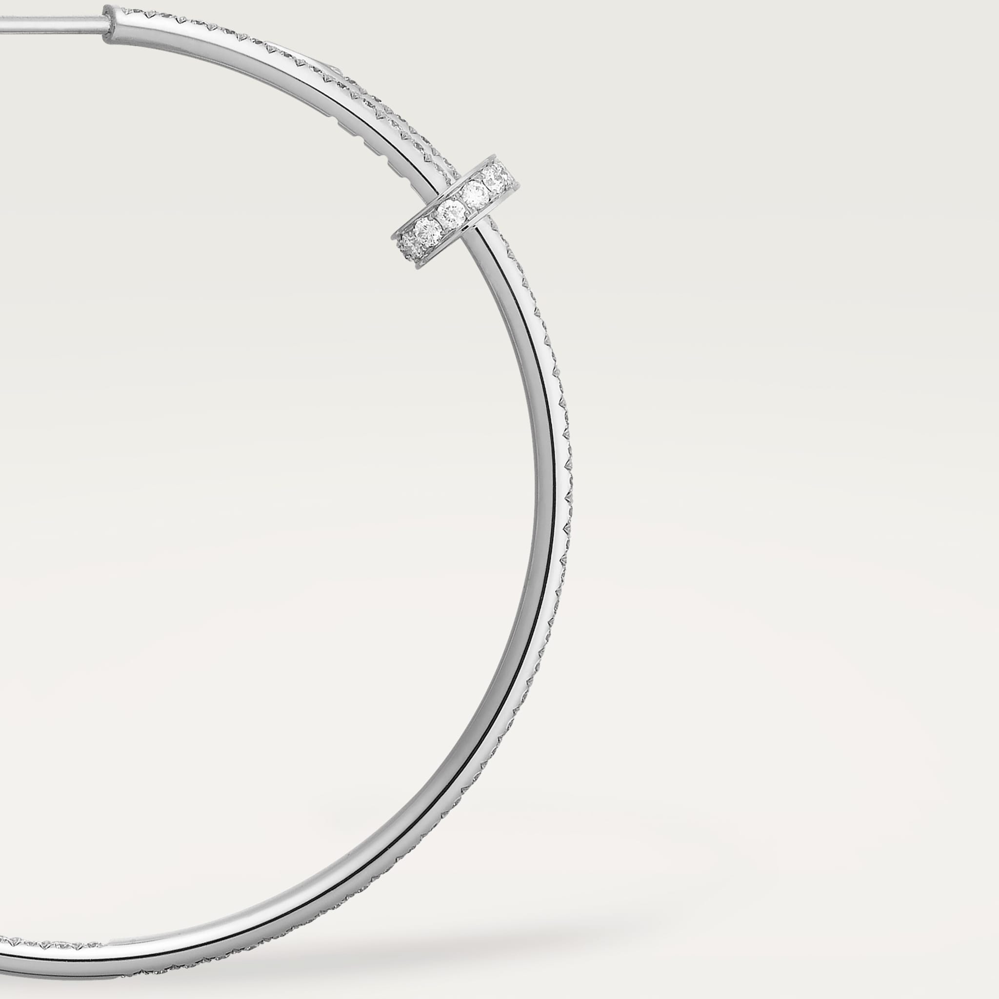 Juste un Clou hoop earrings, large model, paved