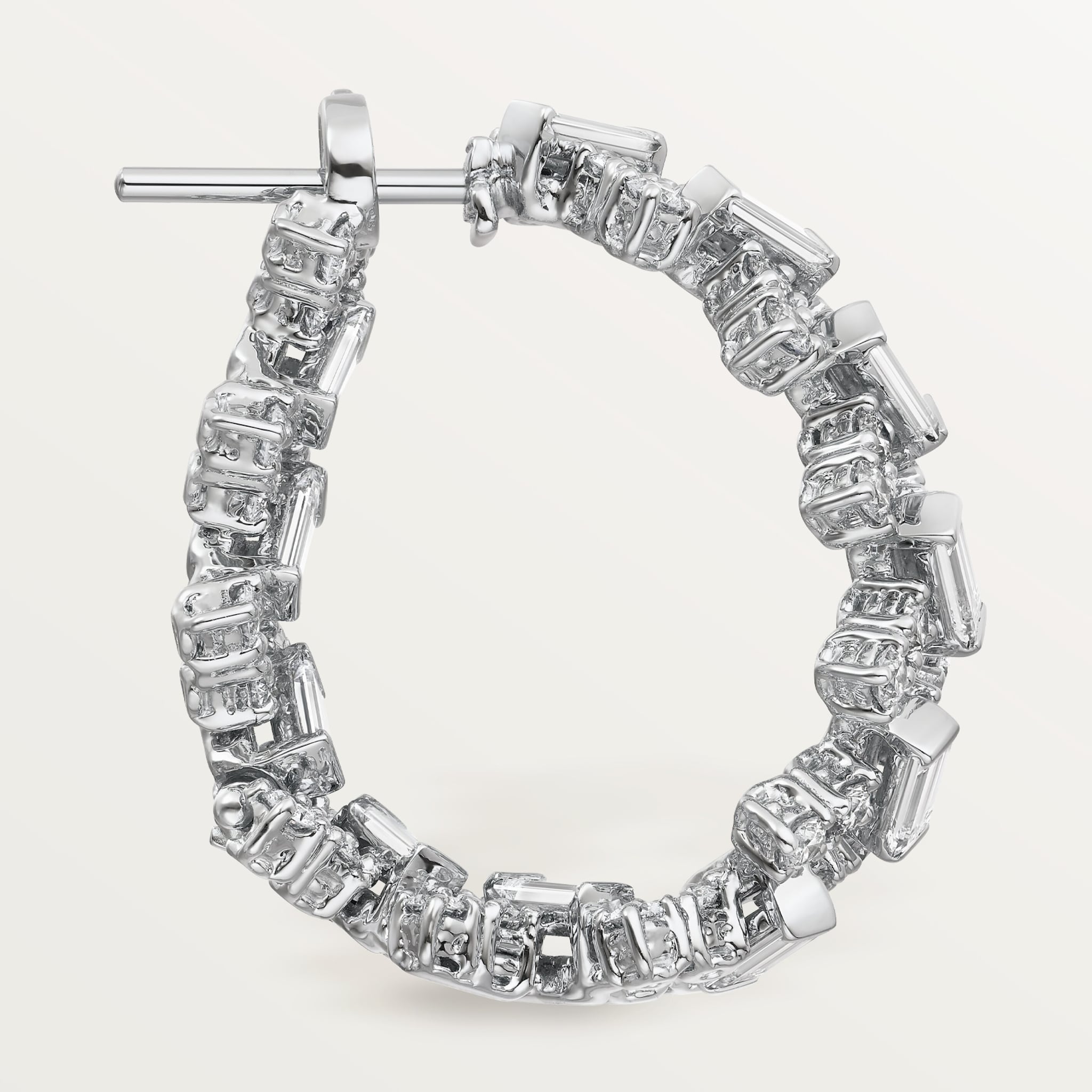 Reflection de Cartier earrings, diamonds