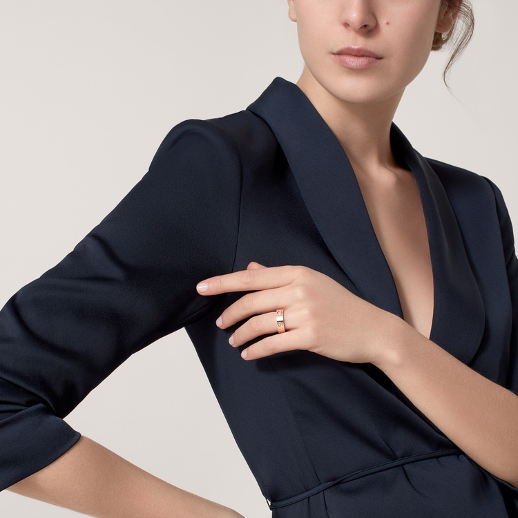 Cartier love ring 3 diamonds price deals