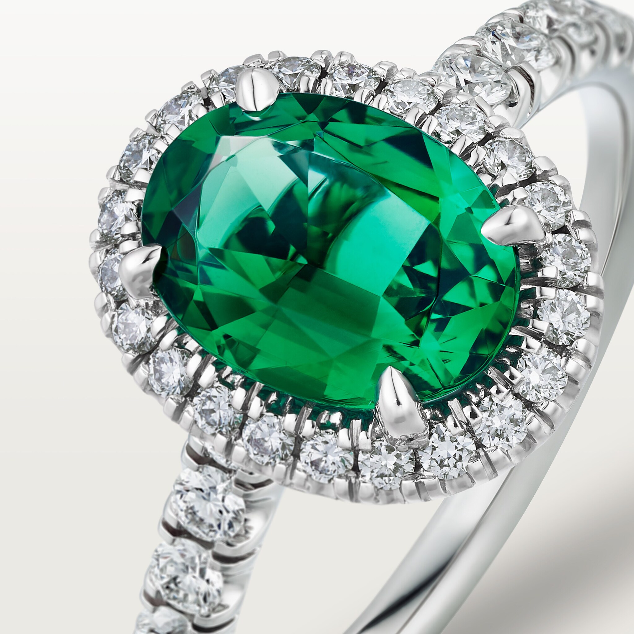 까르띠에 데스티네 솔리테어, 오벌 컷 에메랄드, 파베 세팅 , 이미지 5