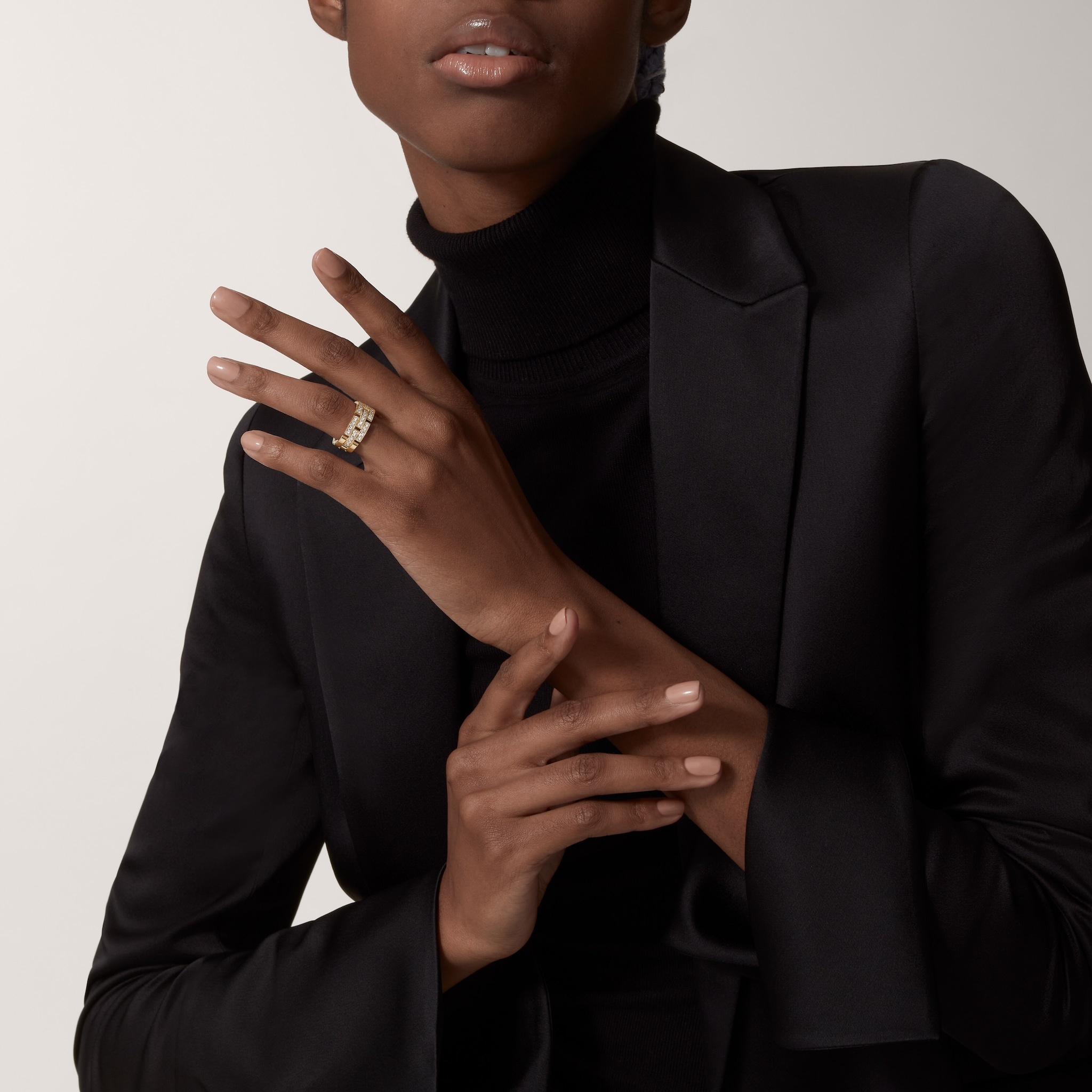 Maillon Panth&egrave;re ring, triple row, half-paved