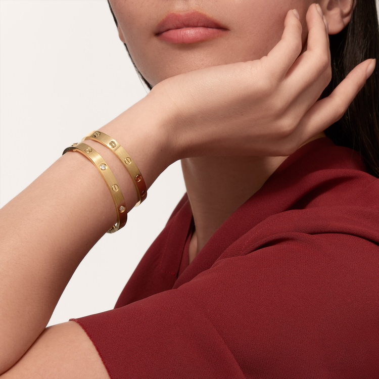 Cartier love interlocking bracelet online