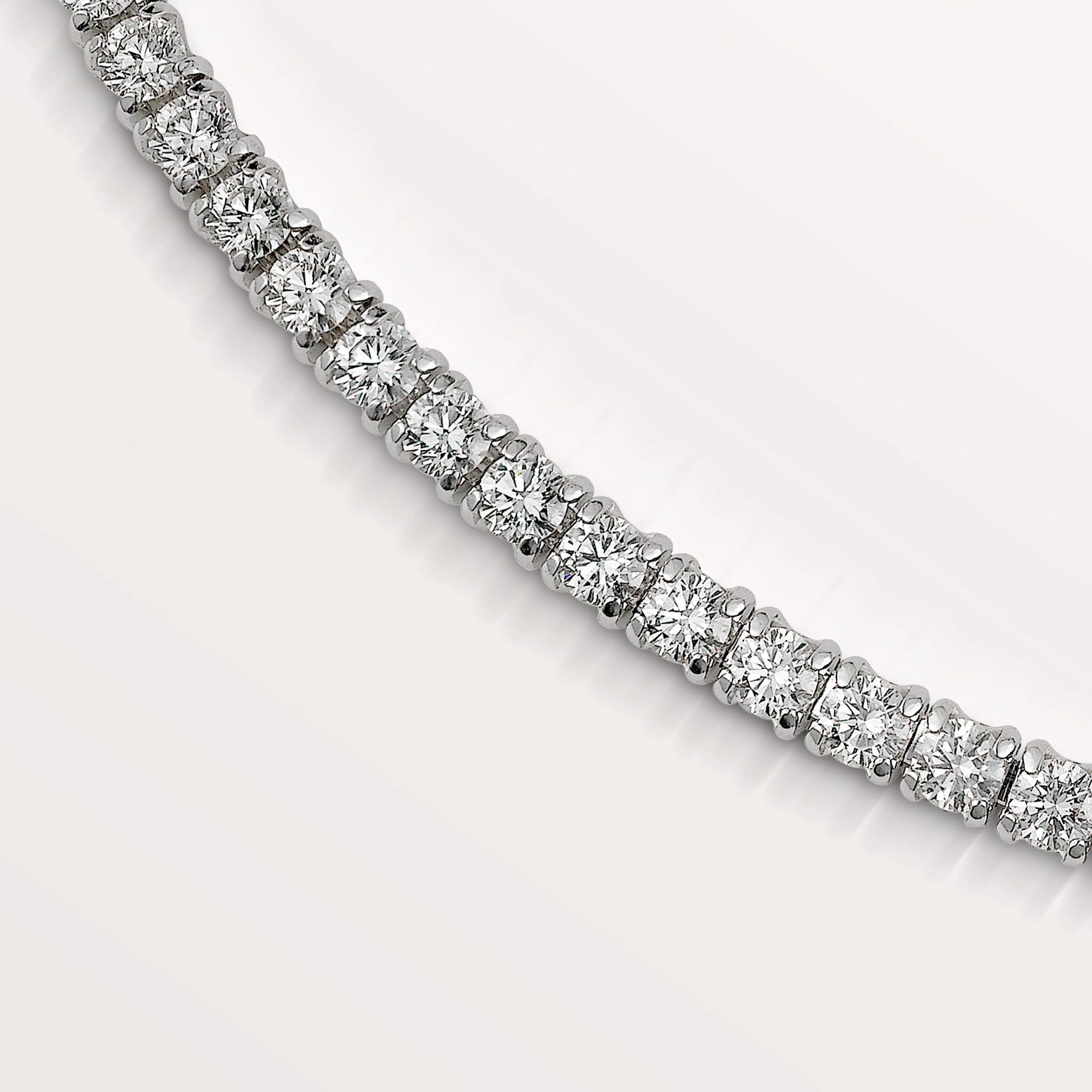 Lignes Essentielles necklace, brilliant-cut diamonds