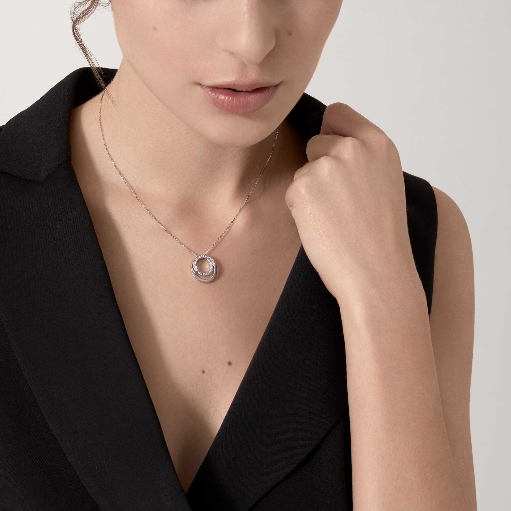 cartier etincelle necklace