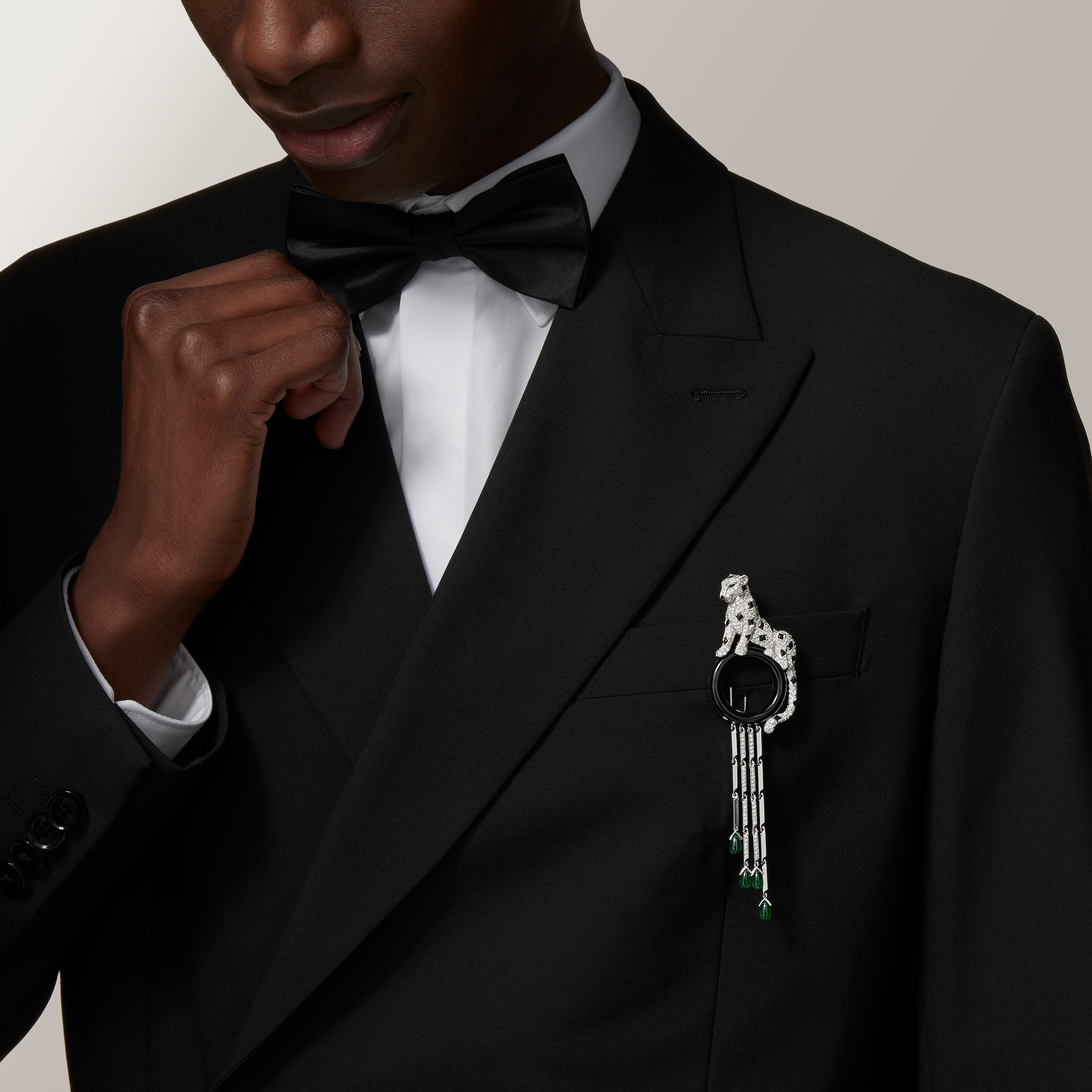 بروش "پانتير دو كارتييه"، مرصوف