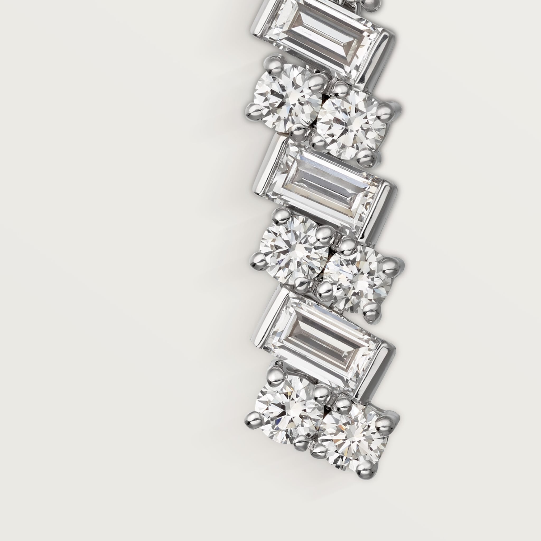 Reflection de Cartier earrings, diamonds