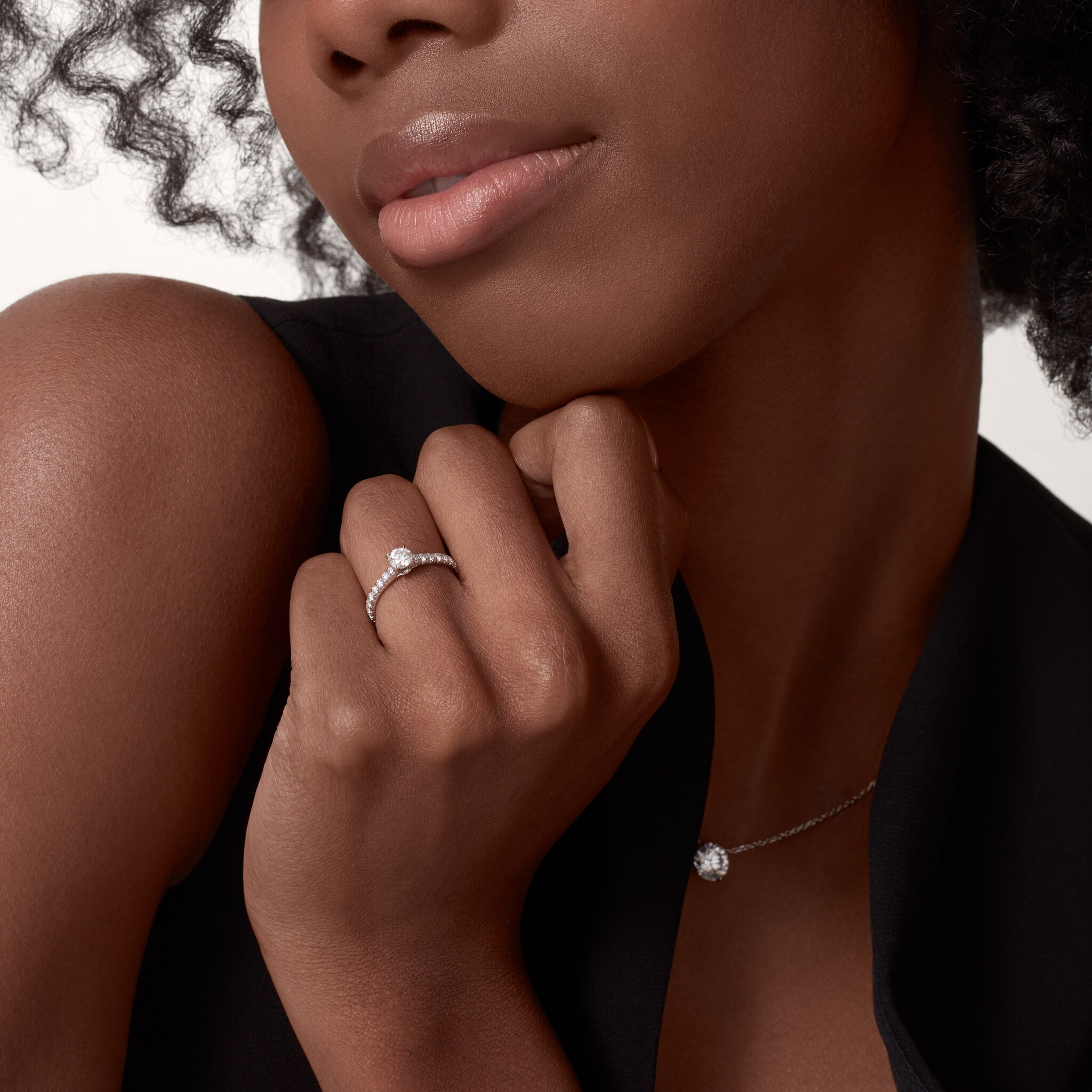 1895 solitaire, brilliant-cut diamond, paved 