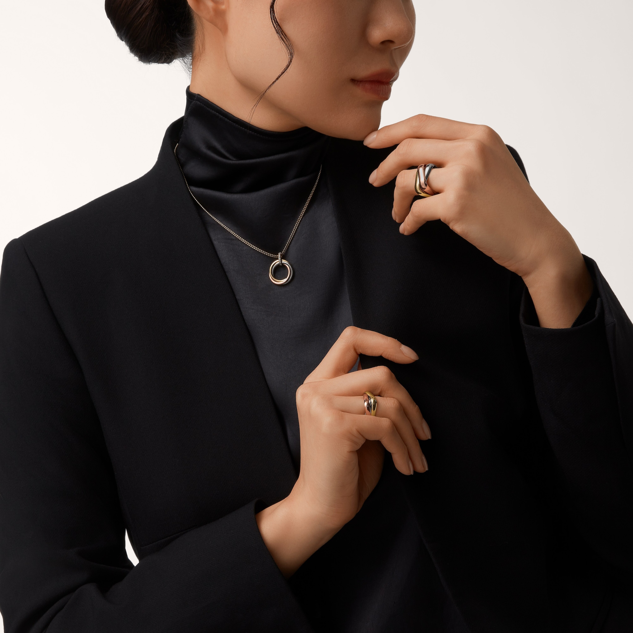 Trinity pendant, medium model, diamonds