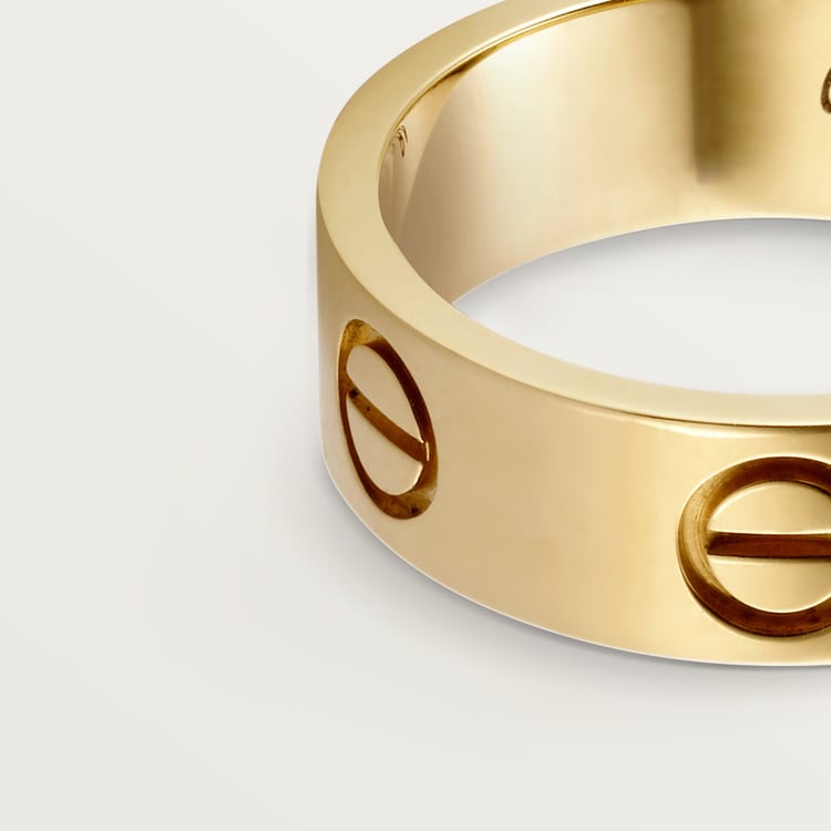 Cartier ring top for her