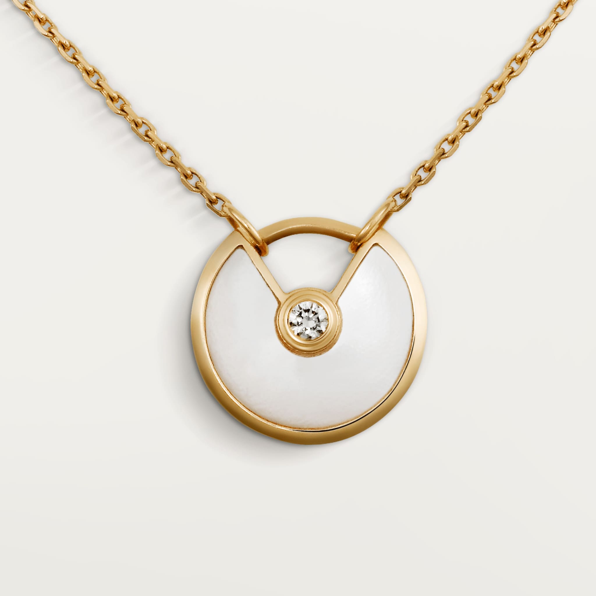 cartier amulette